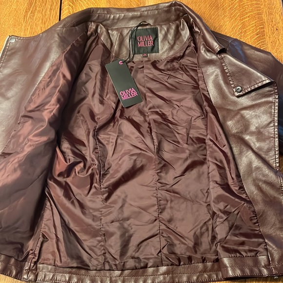 Gorgeous Faux Leather jacket - Picture 5 of 7